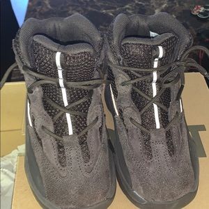 Yeezy boot size 9k